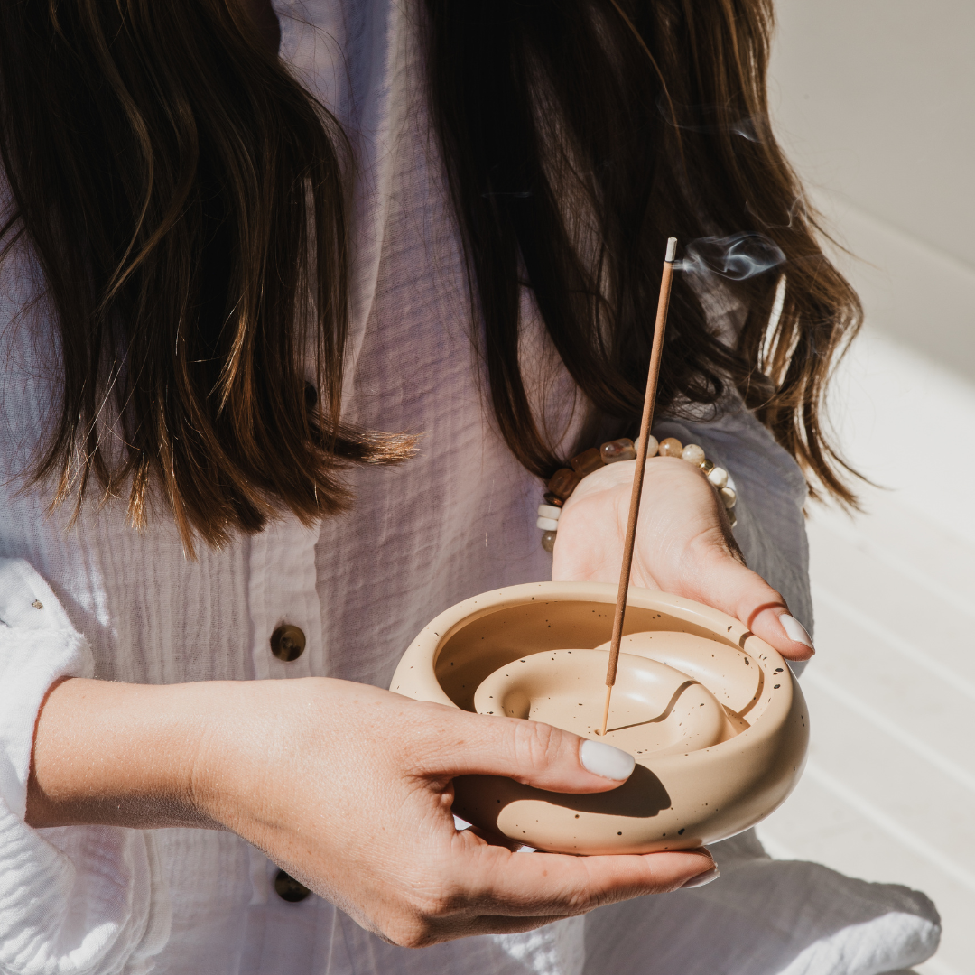 RETREAT YOURSELF | 'Here Comes The Sun’ Incense + Palo Santo Holder