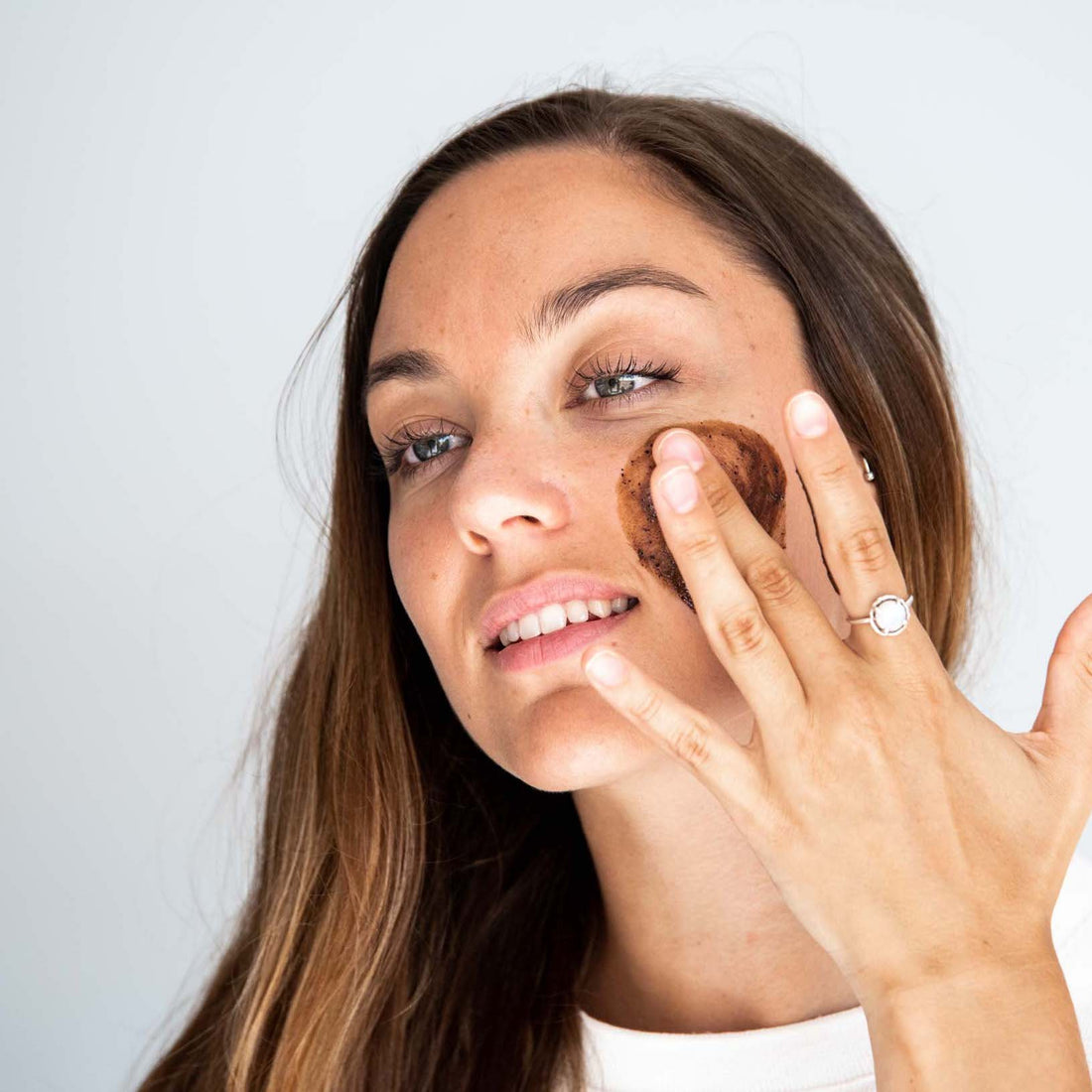 Why The Craze of Applying Coffee To Your Skin Is Totally Valid