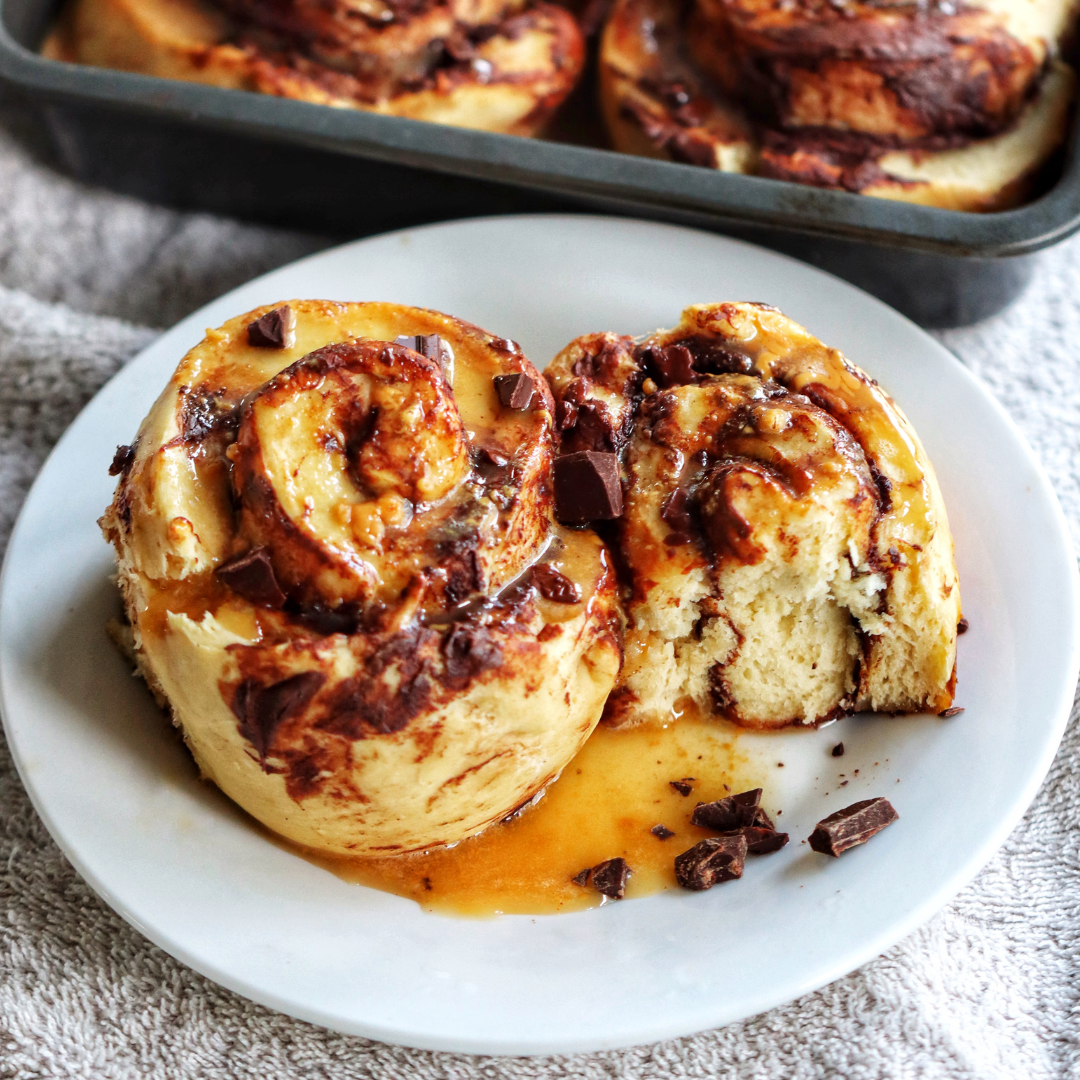 Vegan peanut butter & chocolate cinnamon rolls