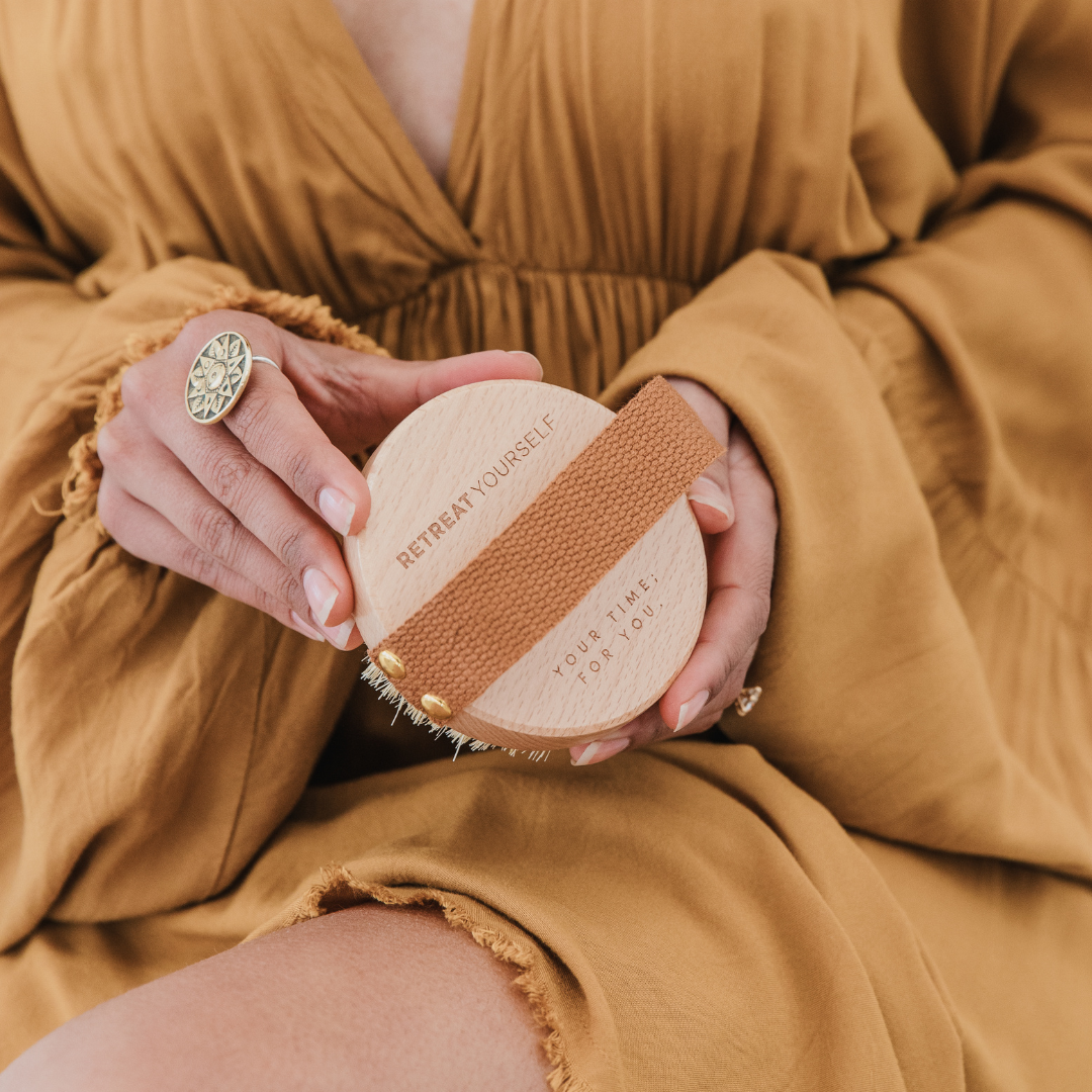 RETREAT YOURSELF | The 'Energise & Glow' Body Brush