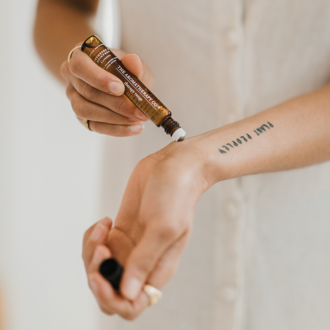 THE AROMATHERAPY COMPANY | Therapy Pulse Point - 'Recovery' or 'Energy' blend