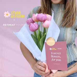 Studio Alyssum x Retreat Yourself 'Forever Flowers' (6 stems)