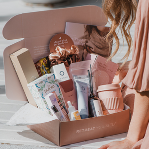 Everything inside the Winter 'Pause & Indulge' Retreat Box