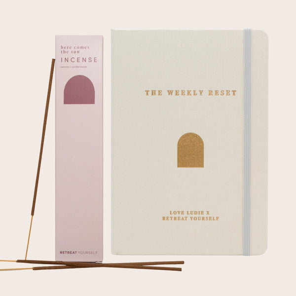 gratitiude-gift-set-rtual-set-retreat-yourself-journal-incense