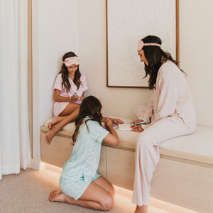 retreat-yourself-mum-daughter-self-care-gift-bundle-journal