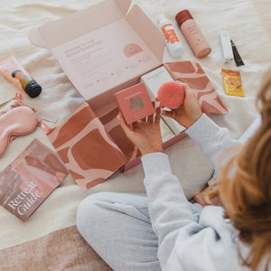 retreat-yourself-subscription-wellness-gift-hamper-autumn-seasonal-retreat-box-relax-unwind-konjac-sponge